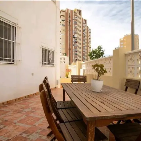 Stylish And Spacious -4 Minutes Walk To Alicante
