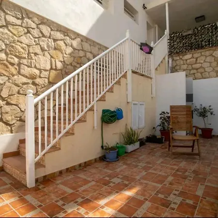 Stylish & Spacious Fully Equipped Studio-4 Minutes Walk To Albufereta アパート *